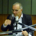 Ali MAHMOUDI est vigneron, mais également oenologue ! Ali MAHMOUDI est vigneron, mais également oenologue !